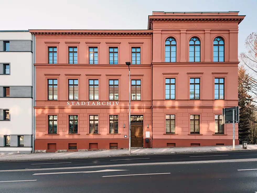 Stadtarchiv - Referenz Büro/Geschäftshaus